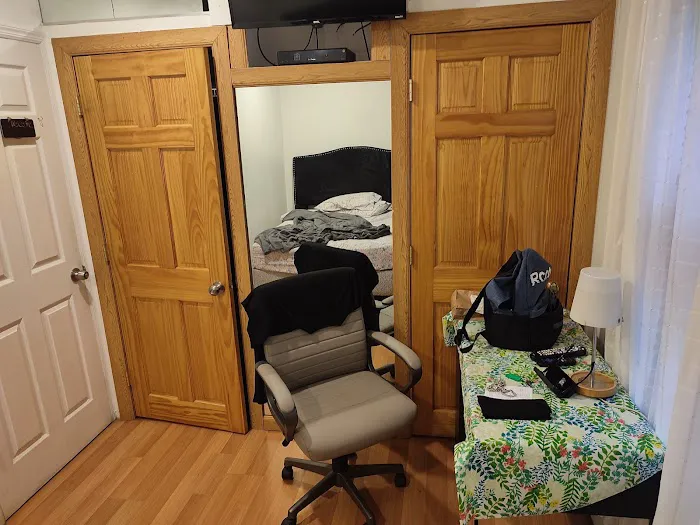 Hova House Picture 5