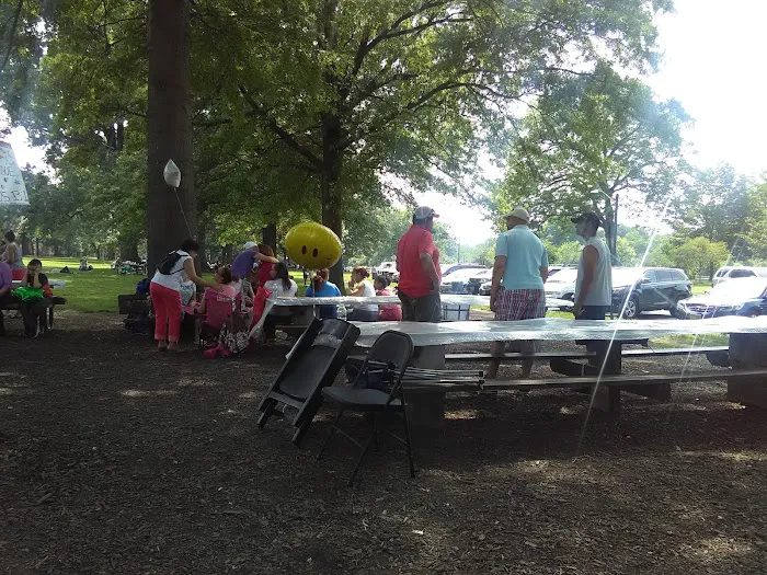 Hagel Avenue Park Picture 1