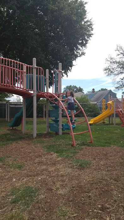 Hagel Avenue Park Picture 10
