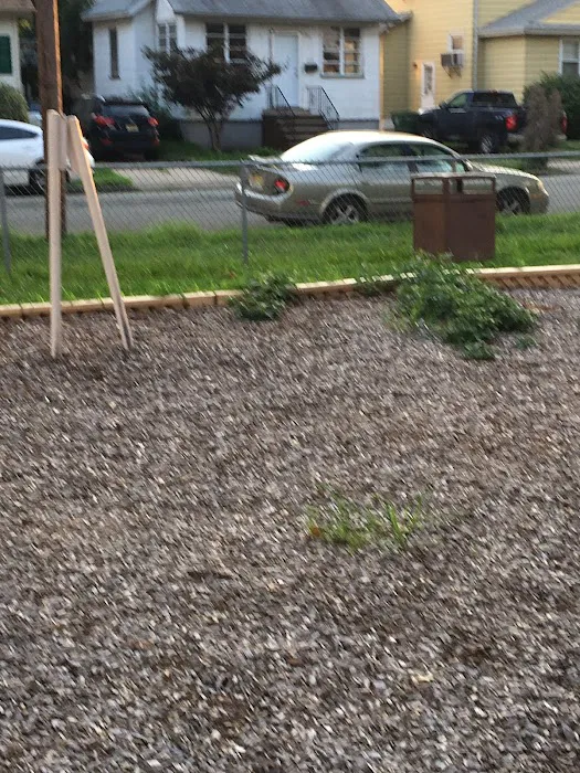 Hagel Avenue Park Picture 2