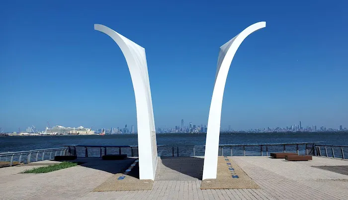 North Shore Waterfront Esplanade Park Picture 2