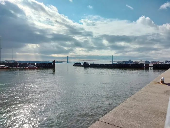 Stapleton Esplanade Picture 8