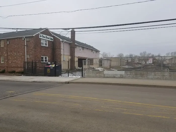 In Town Motor Lodge Picture 10