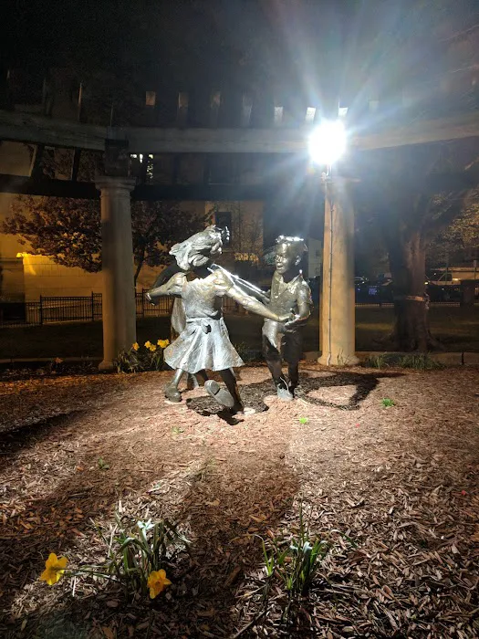 T.H.C. Park. (Town Hall Circle)). Picture 5