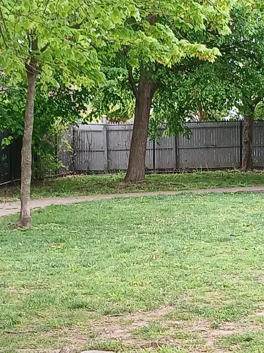 Windsor/Grove Playground Picture 2
