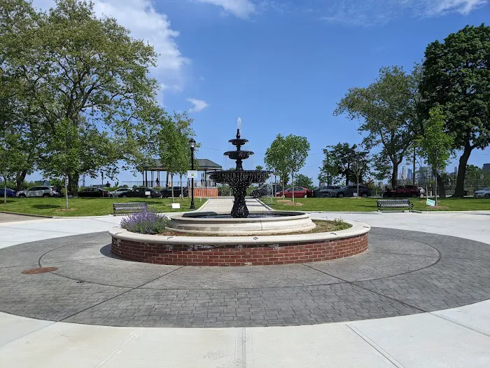 Riverview-Fisk Park Picture 10