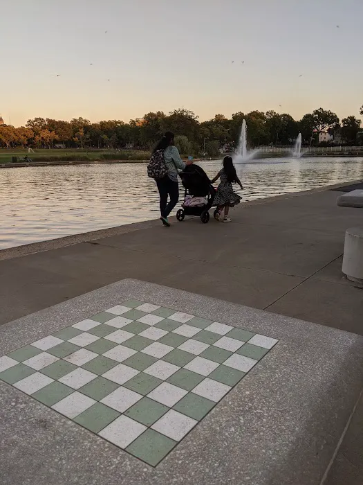 Lincoln Park Picnic Area Picture 6