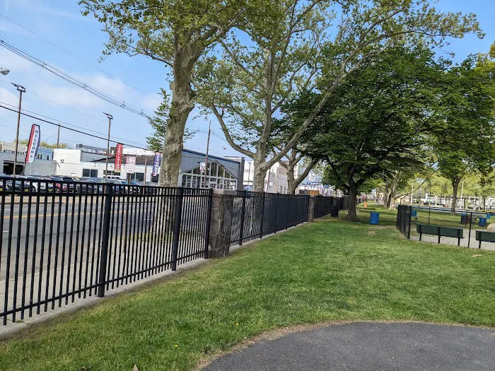 Lincoln Park Mini Dog Run Picture 7