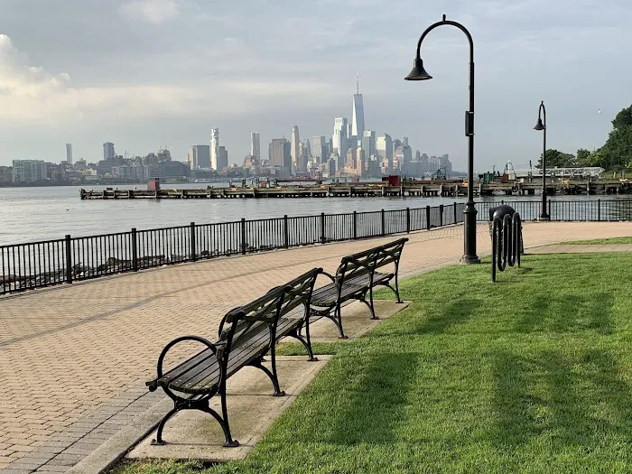 Maxwell Place Park Picture 1