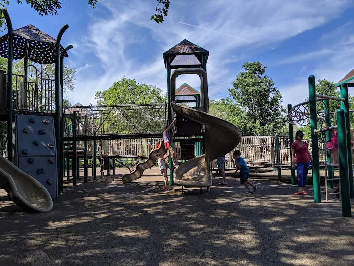 Edgemont Park Picture 7