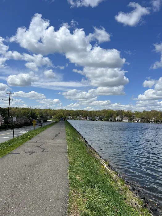 Tall Oaks Park Picture 3