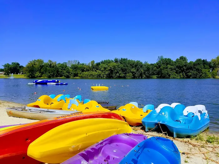 Lincoln Park Community Lake Picture 2