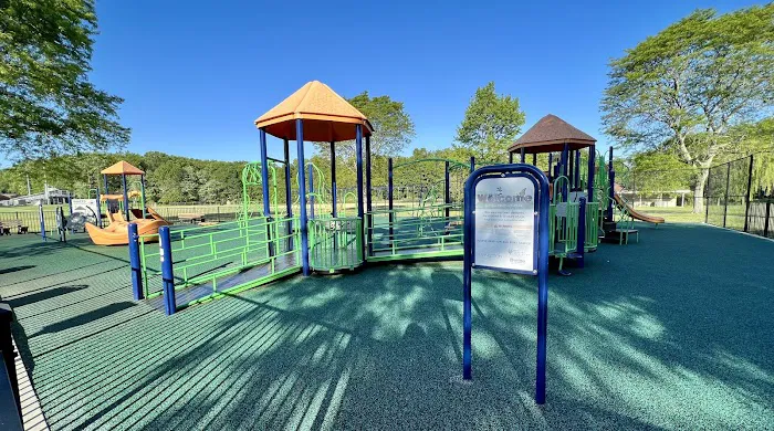 Littell's Pond Park Picture 9