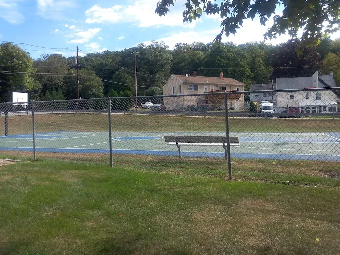 Skyline Field Picture 3