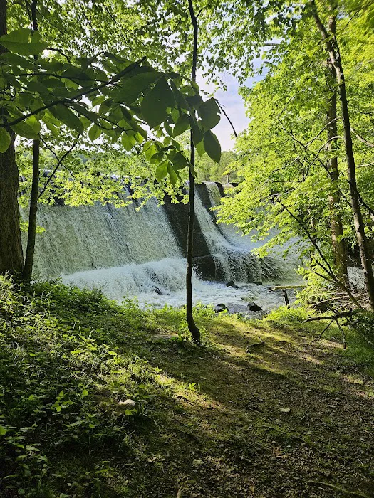 Cascade Lake Picture 10