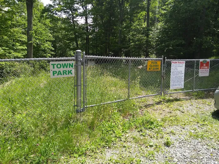 Monroe Town Berry Rd Park Picture 7