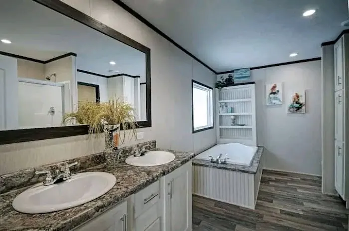 Lakeside Village Mobile Home Picture 5