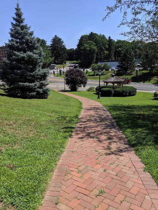 Ladycliff Park Picture 2