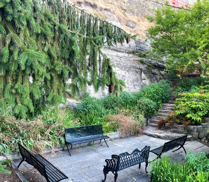 Kosciuszko's Garden Picture 8