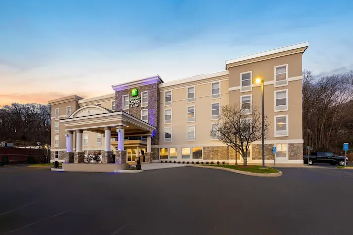 Holiday Inn Express & Suites Danbury - I-84, an IHG Hotel Picture 1