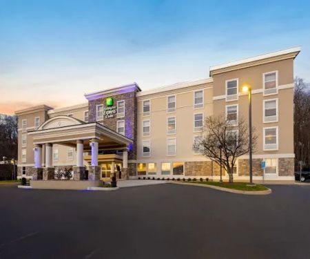 Holiday Inn Express & Suites Danbury - I-84, an IHG Hotel