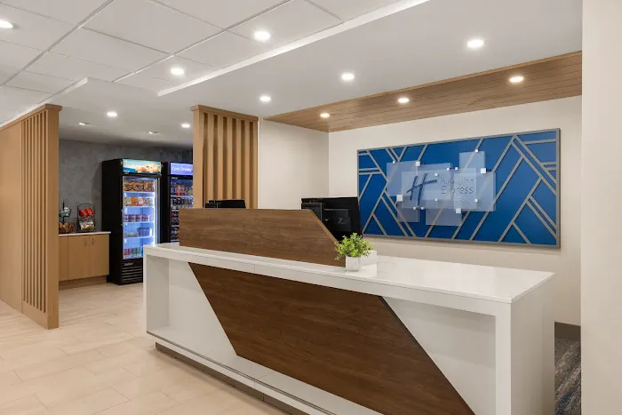 Holiday Inn Express & Suites Danbury - I-84, an IHG Hotel Picture 7