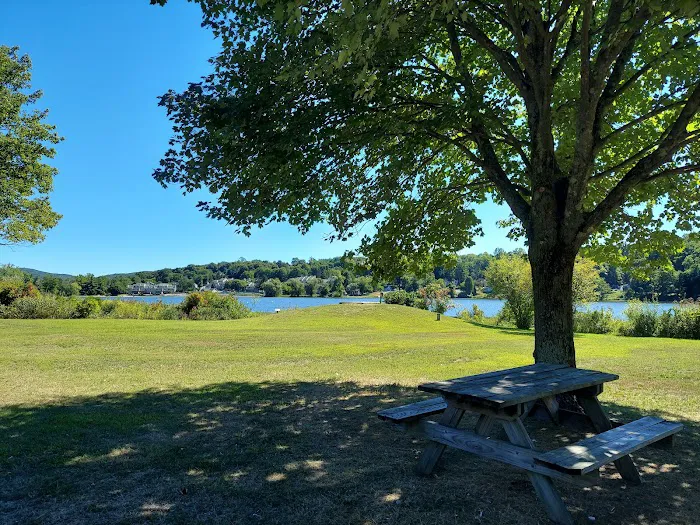 Lake Kenosia Park Picture 6