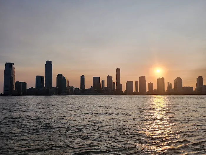 Battery City Park Esplanade Picture 8