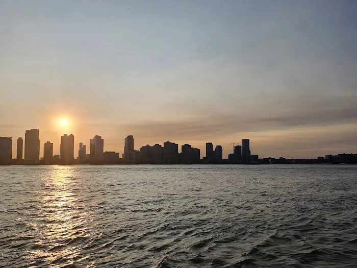 Battery City Park Esplanade Picture 9