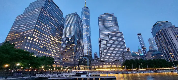 Battery City Park Esplanade Picture 6