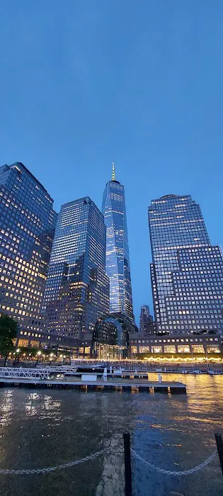 Battery City Park Esplanade Picture 5