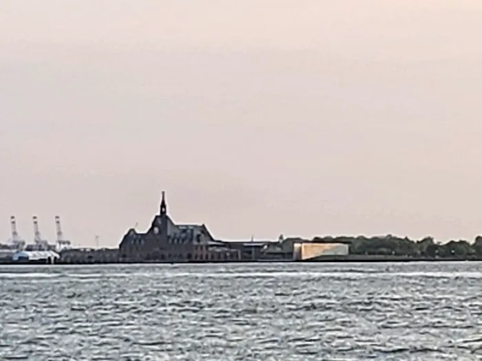 Battery City Park Esplanade Picture 7