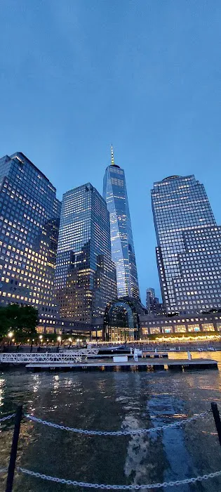 Battery City Park Esplanade Picture 10