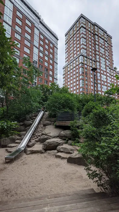 Teardrop Park Picture 1