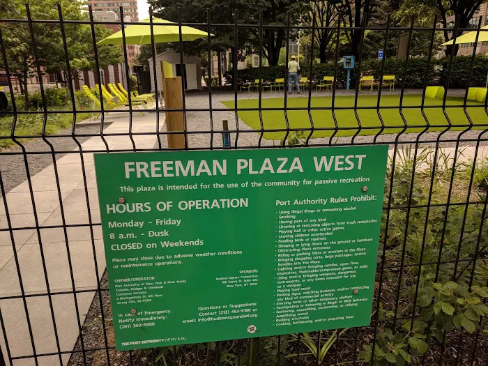 Freeman Plaza West Picture 10
