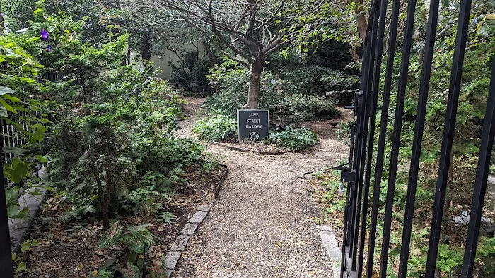 Jane Street Garden Picture 3