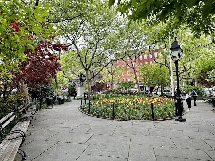 Abingdon Square Picture 3