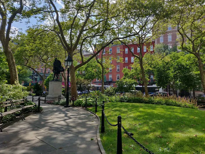 Abingdon Square Picture 10