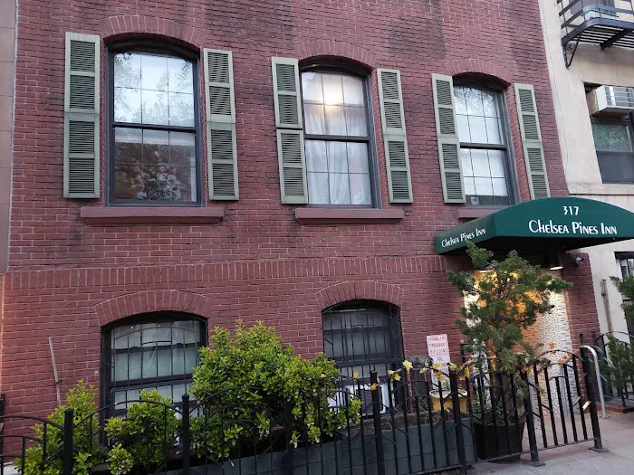 Chelsea Pines Inn Picture 3