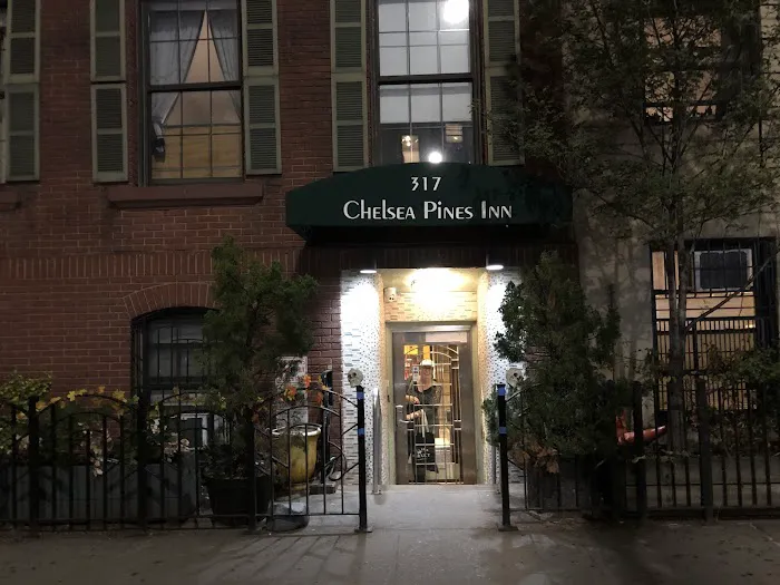 Chelsea Pines Inn Picture 5