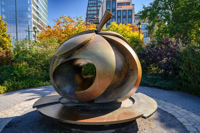 The Apple Picture 7