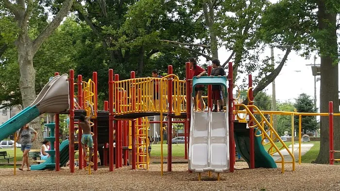 Kellogg Park Picture 5