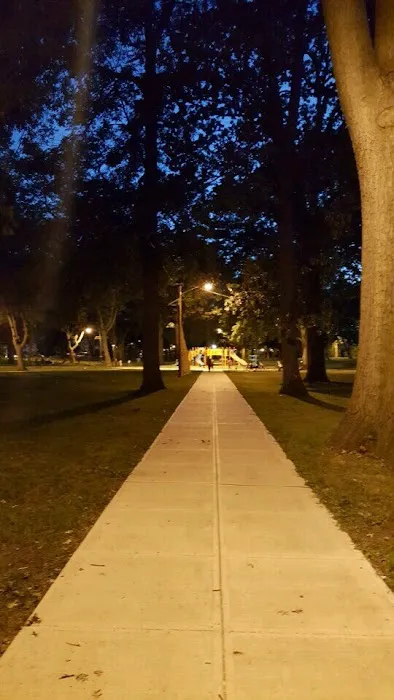 Kellogg Park Picture 2