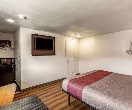 Motel 6 Elizabeth, NJ - Newark Liberty Intl Airport