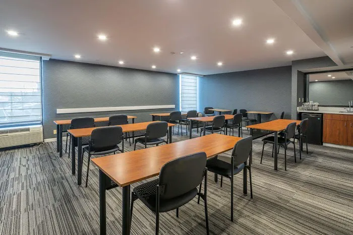 Holiday Inn Express Newark Airport – Elizabeth by IHG Picture 7