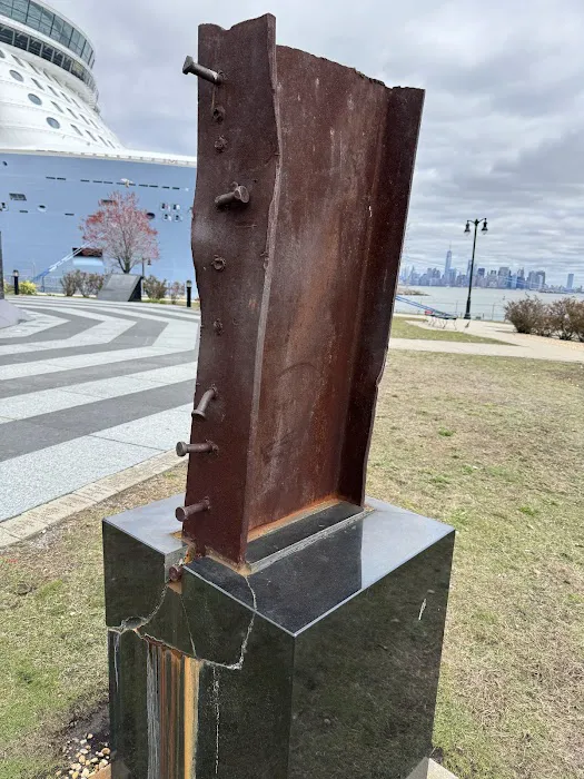 HARBOR VIEW 9/11 MEMORIAL PARK Picture 2