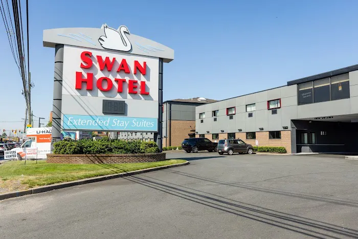 Swan Hotel & Suites Picture 5