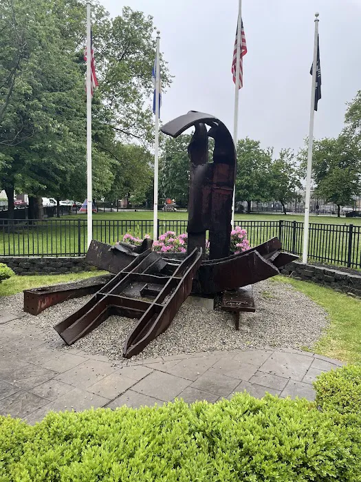 Veterans Plaza Picture 4