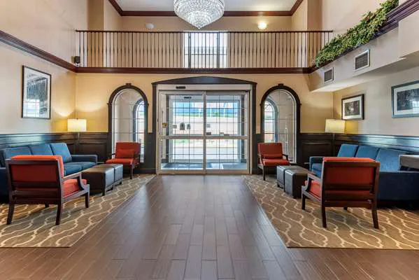 Comfort Suites Newark - Harrison Picture 4