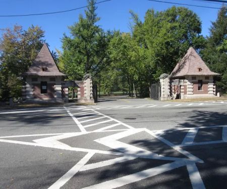 The Ballantine Gateway/ Branch Brook Park